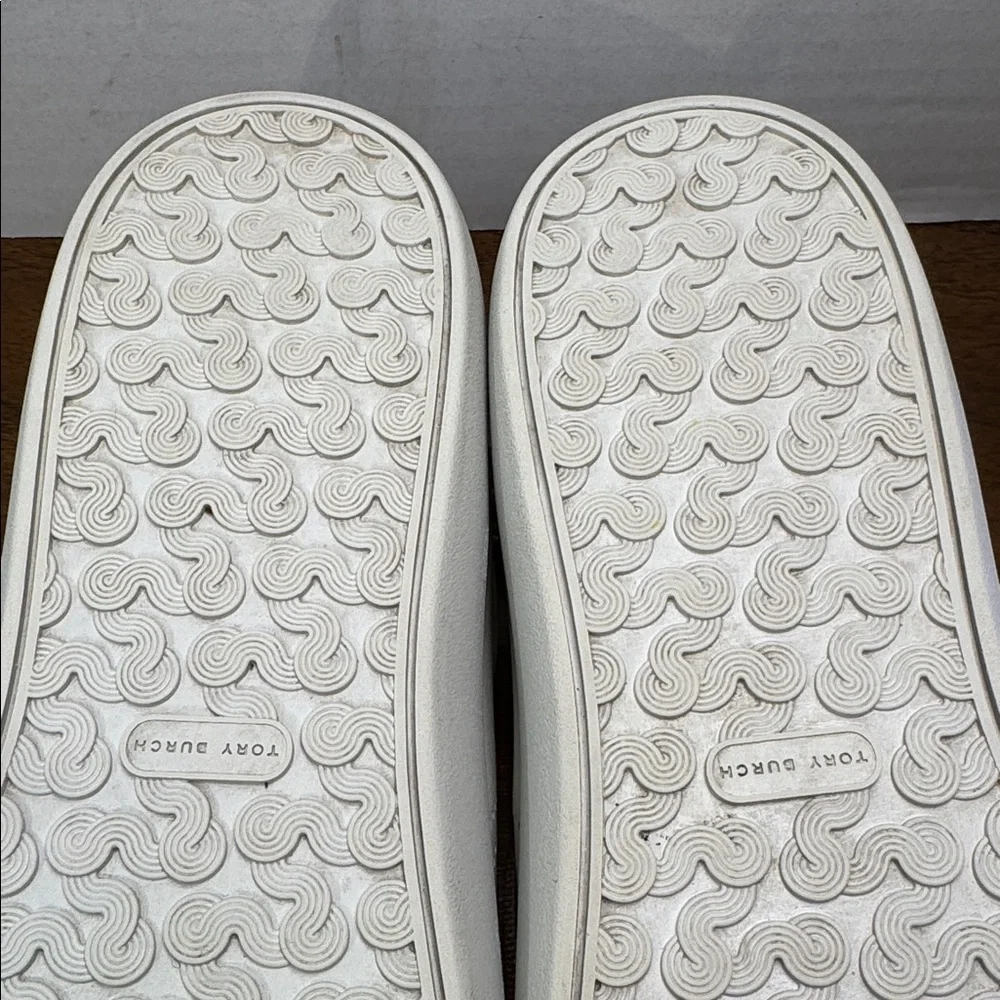 Tory Burch Leigh T-logo White Leather Sneakers w/ Perforated Logo, Womens sz 10